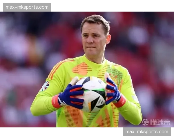 诺伊尔参加赛前发布会，确认将以队长身份出战巴黎