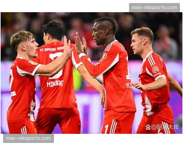 终场哨响，拜仁球员与安联球场7.5万球迷共同庆祝第34个德甲冠军